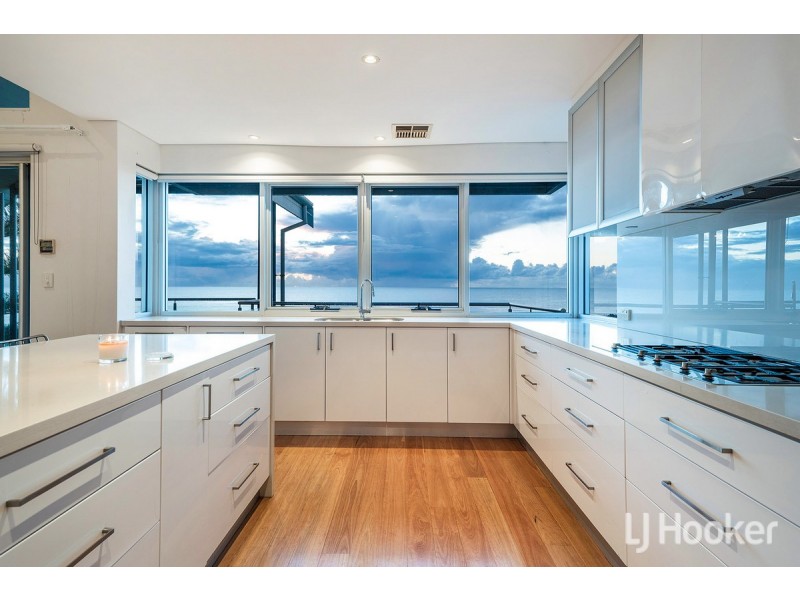 101 Boardwalk Boulevard, Halls Head WA 6210