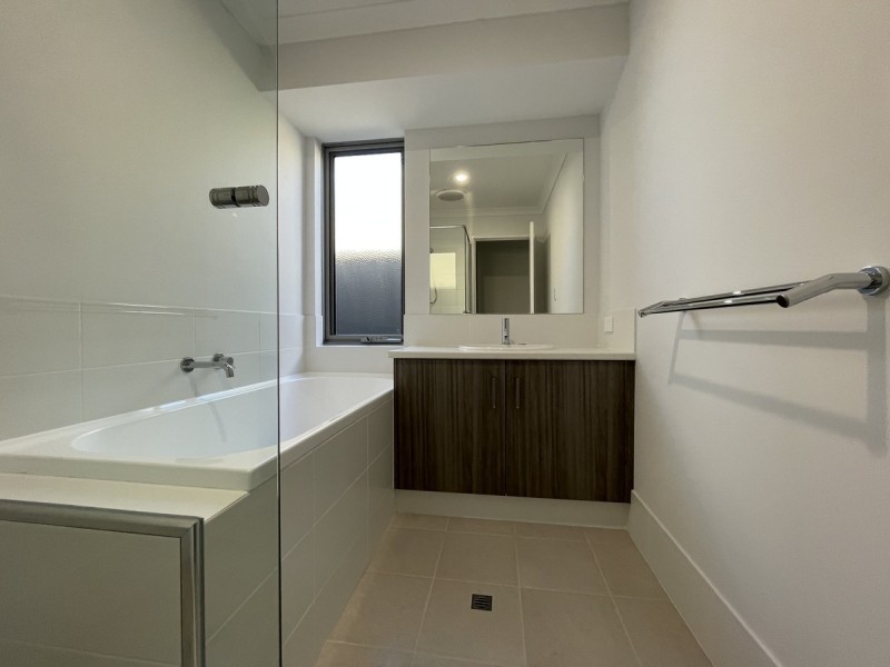18 Moonlight Street, Madora Bay WA 6210