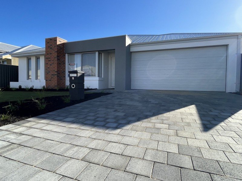 18 Moonlight Street, Madora Bay WA 6210