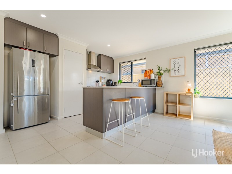 11 Sandals Way, Meadow Springs WA 6210