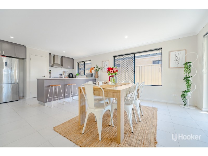 11 Sandals Way, Meadow Springs WA 6210