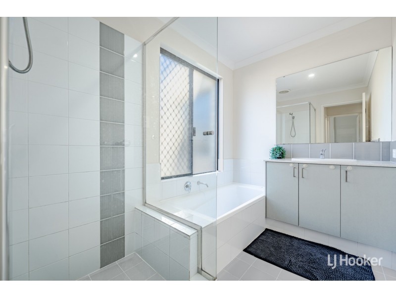 11 Sandals Way, Meadow Springs WA 6210