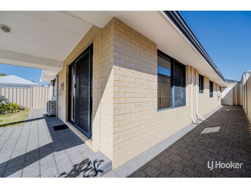 11 Sandals Way, Meadow Springs WA 6210