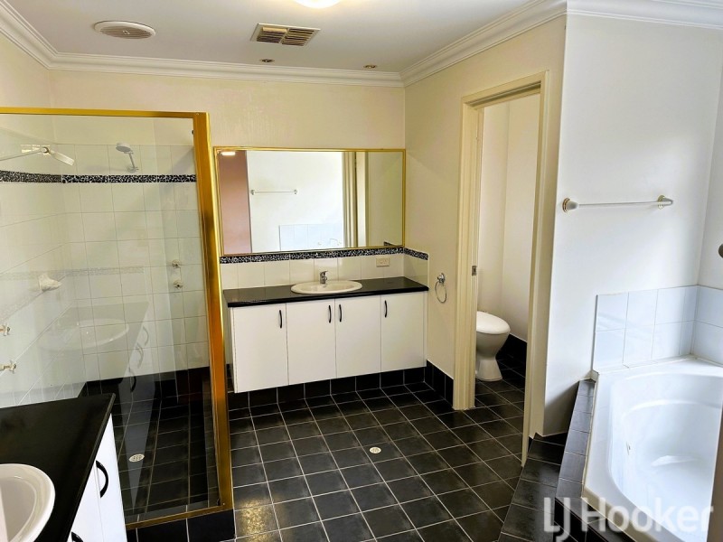 20 Boardwalk Boulevard, Halls Head WA 6210