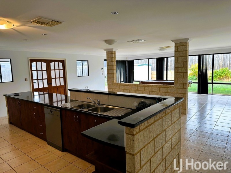 20 Boardwalk Boulevard, Halls Head WA 6210