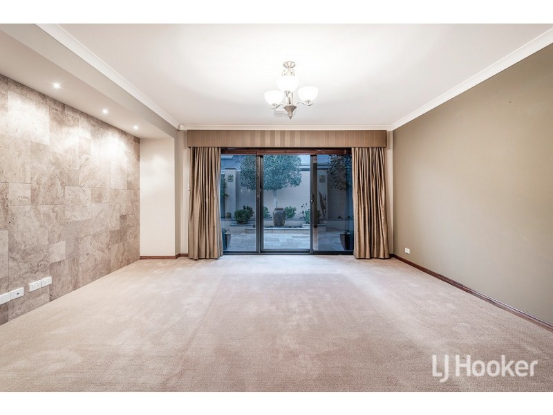 23 Batavia Avenue, Wannanup WA 6210