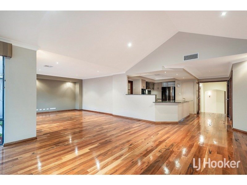 23 Batavia Avenue, Wannanup WA 6210