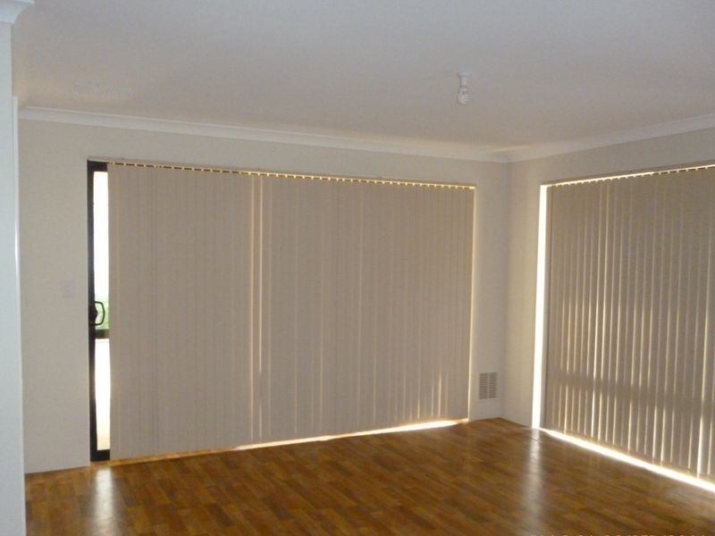 11 Myalla Pass, Lakelands WA 6180