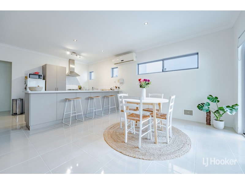 12 Day Road, Mandurah WA 6210