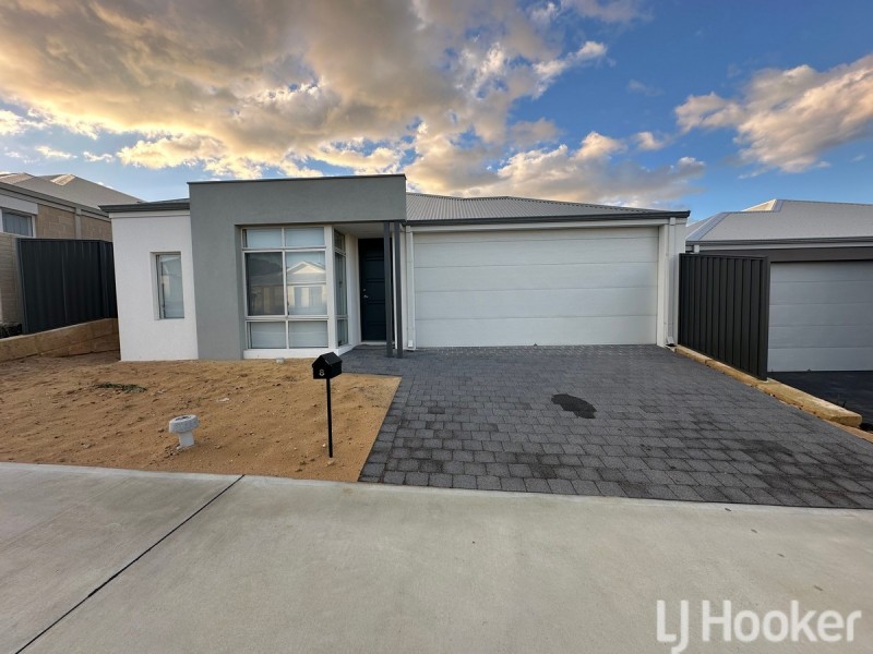 8 Sarasota Loop, Madora Bay WA 6210