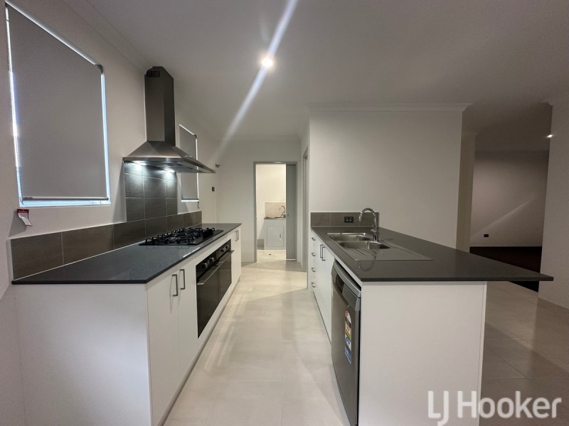 8 Sarasota Loop, Madora Bay WA 6210