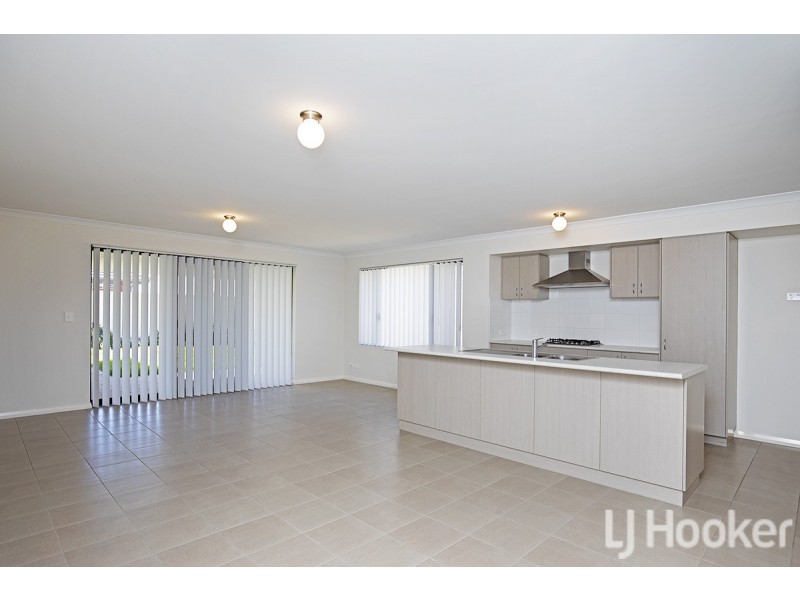 22 Balclutha Crescent, Madora Bay WA 6210
