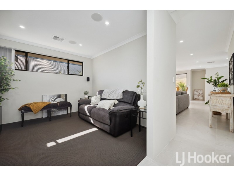 16 Picton Place, Lakelands WA 6180