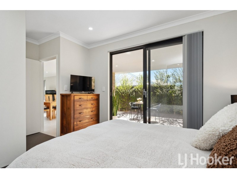 16 Picton Place, Lakelands WA 6180