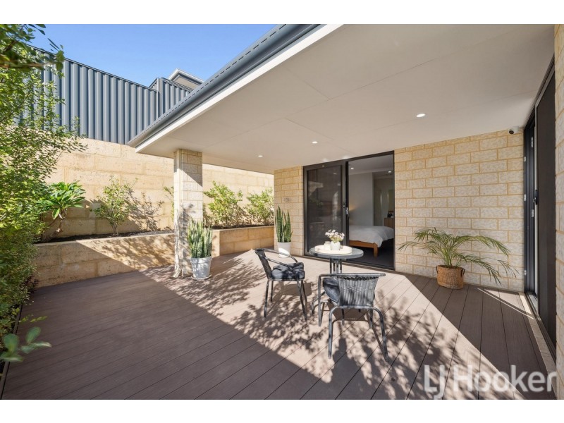 16 Picton Place, Lakelands WA 6180