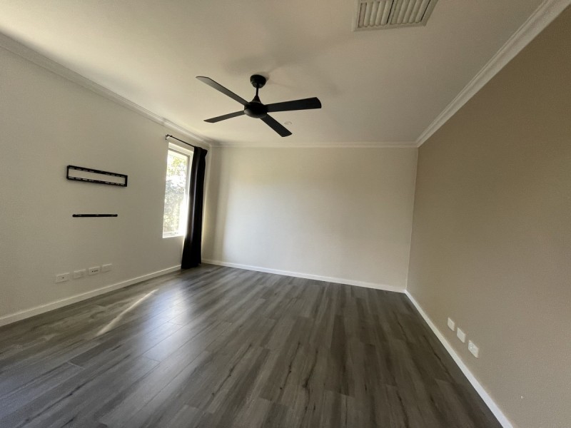 4 Yellin Way, Wannanup WA 6210