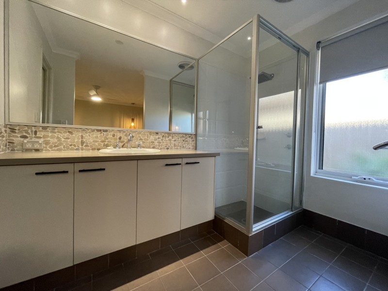 4 Yellin Way, Wannanup WA 6210