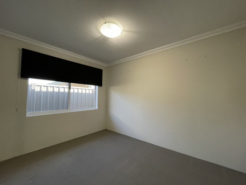 4 Yellin Way, Wannanup WA 6210