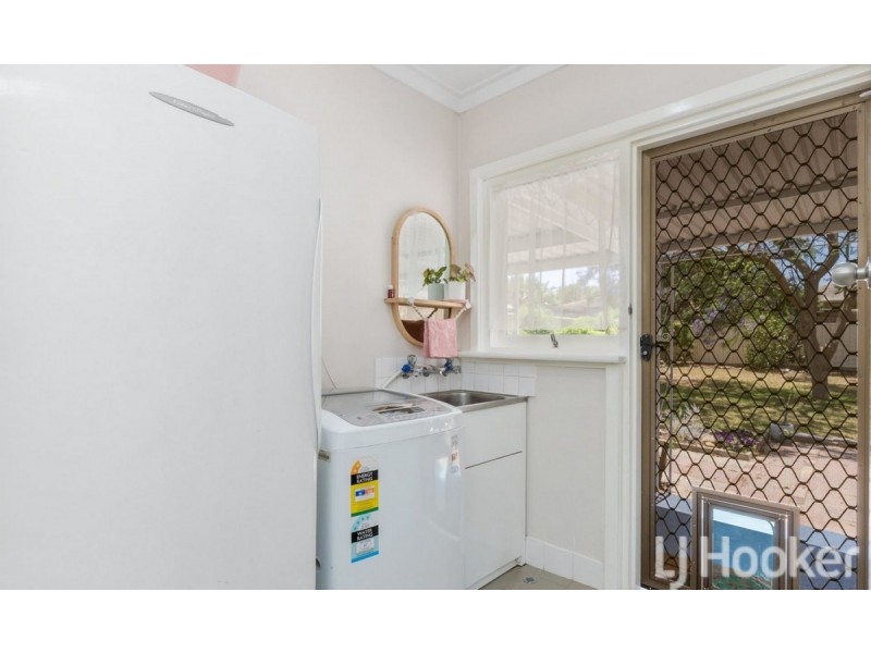 37 Barron Way, Orelia WA 6167