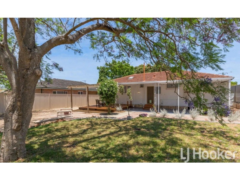 37 Barron Way, Orelia WA 6167