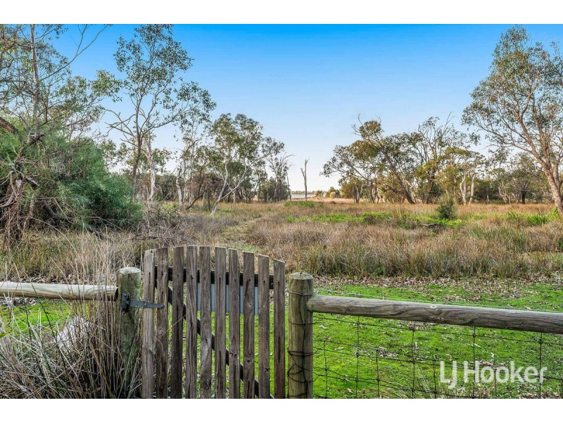 18 Crescent Drive, Bouvard WA 6211