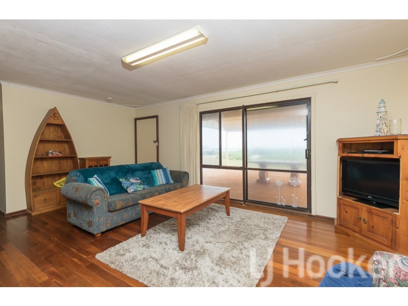 8 Ormsby Terrace, San Remo WA 6210
