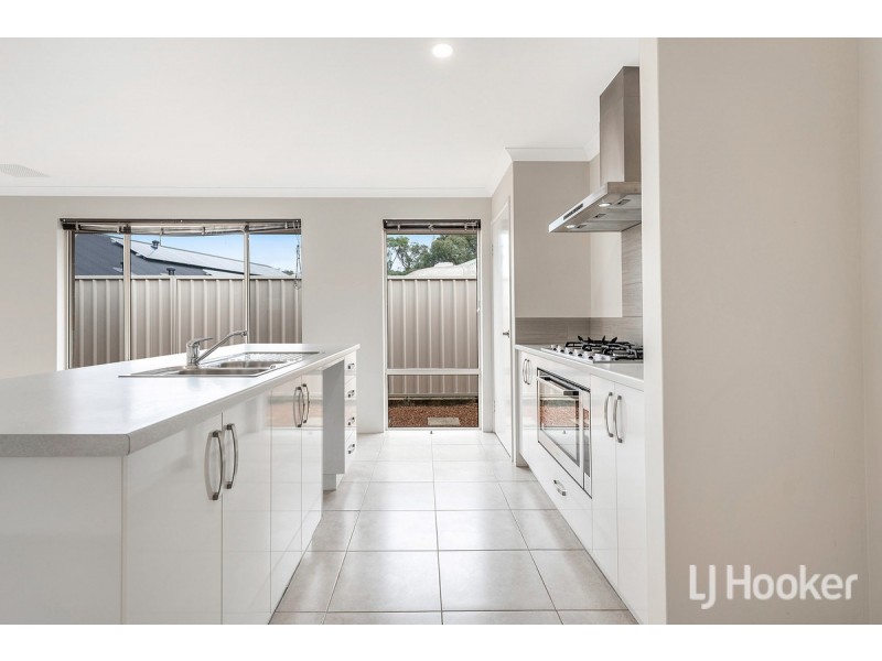 57 Pinehurst Loop, Meadow Springs WA 6210