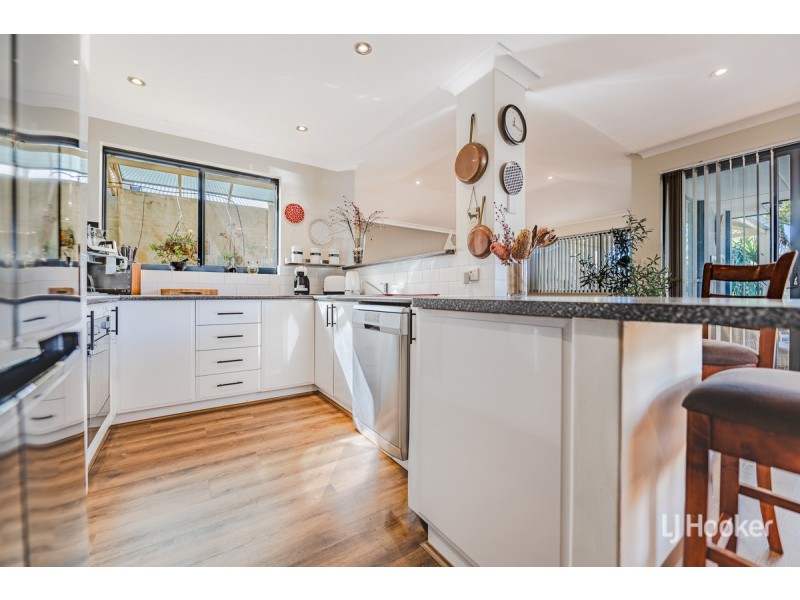 9/185 Oakmont Avenue, Meadow Springs WA 6210