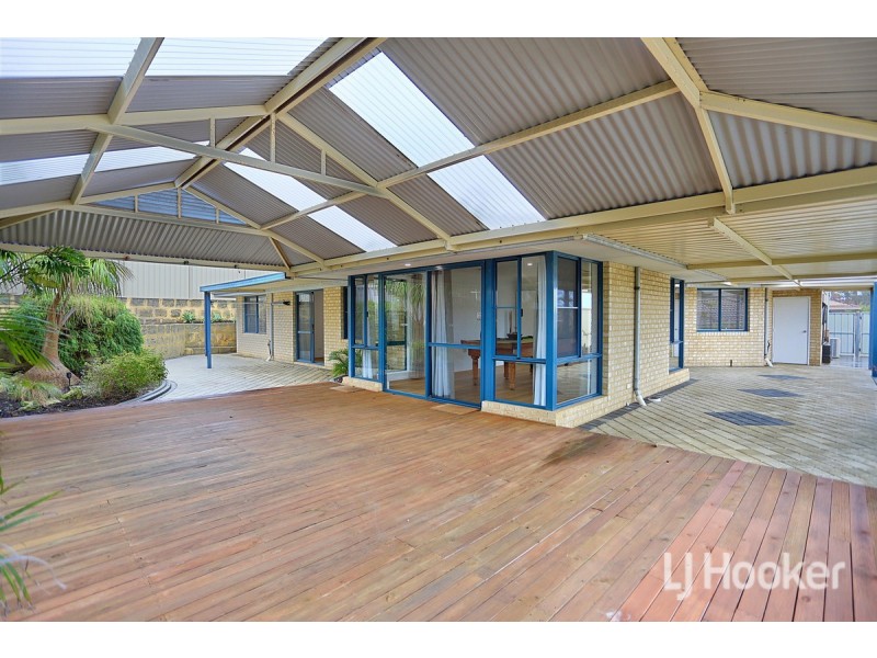 11 Kestrel Close, Halls Head WA 6210