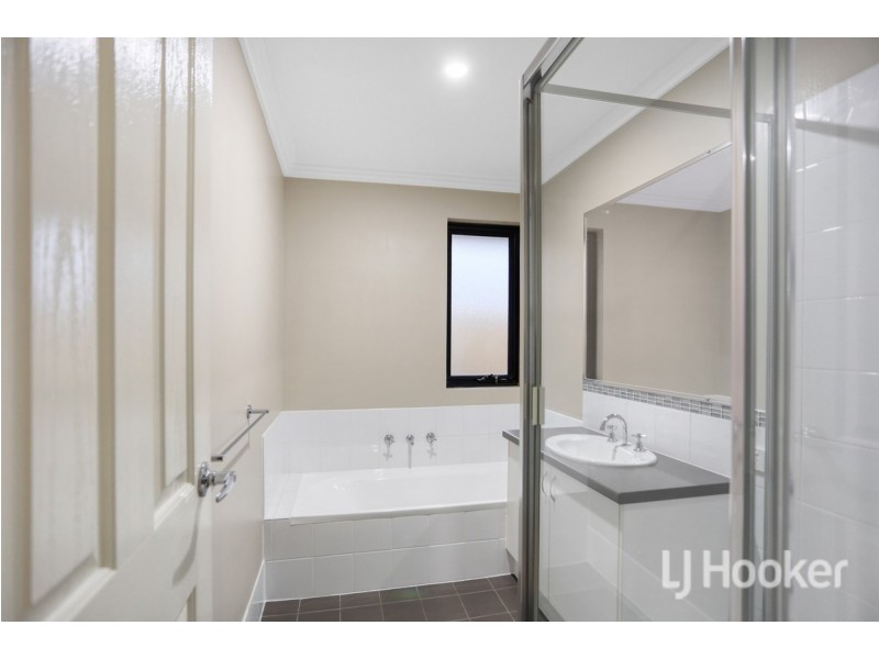 44 Carissa Turn, Halls Head WA 6210