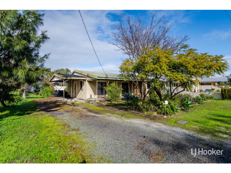 136 Banksia Terrace, South Yunderup WA 6208