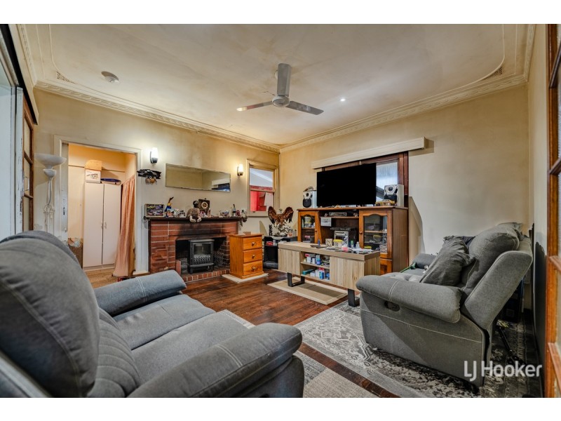 136 Banksia Terrace, South Yunderup WA 6208