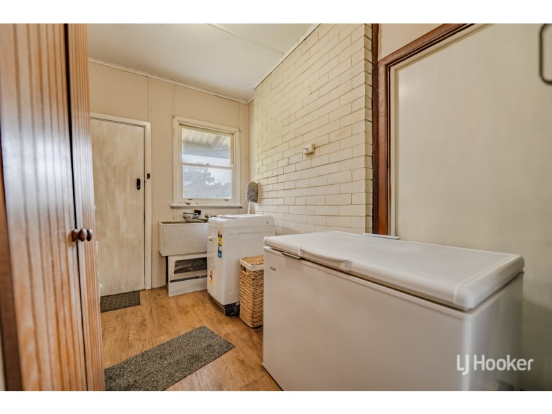 136 Banksia Terrace, South Yunderup WA 6208