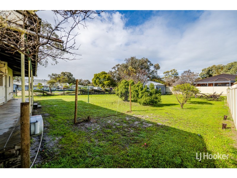 136 Banksia Terrace, South Yunderup WA 6208