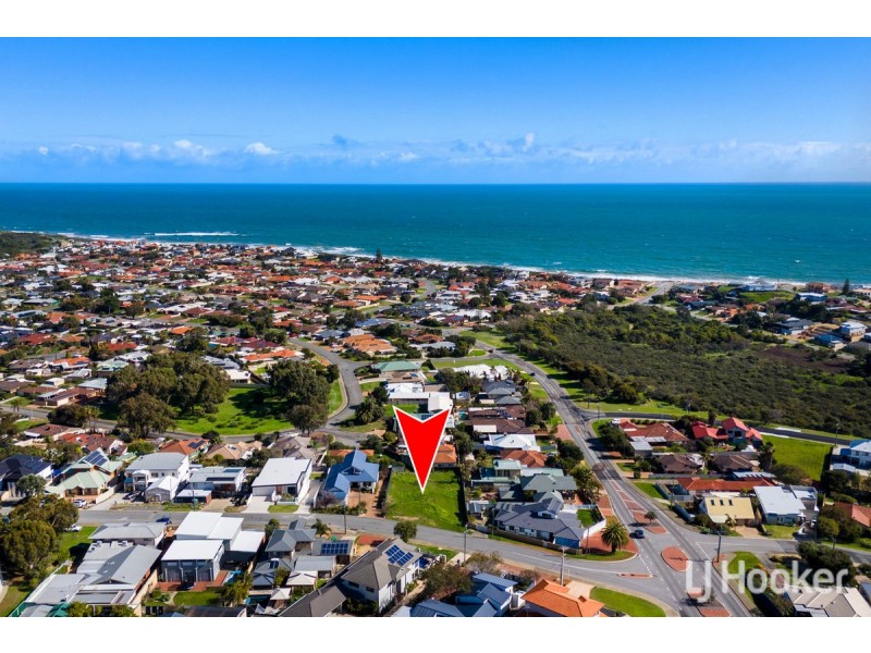 2 Marsh Place, Halls Head WA 6210