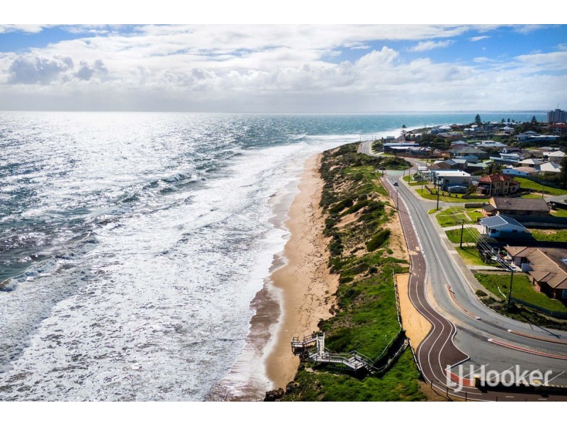 2 Marsh Place, Halls Head WA 6210