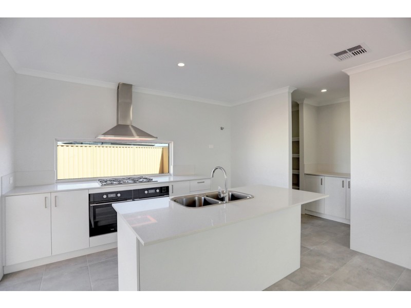 7 Woodstock Avenue, Dawesville WA 6211