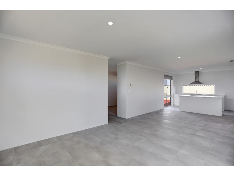 7 Woodstock Avenue, Dawesville WA 6211