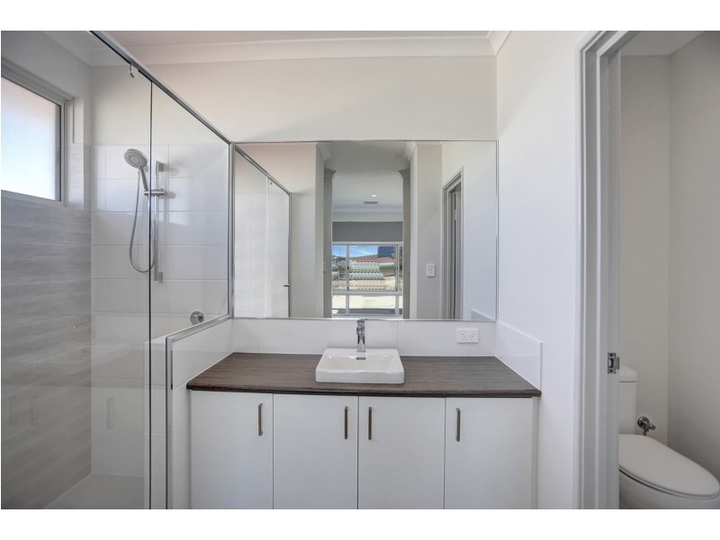 7 Woodstock Avenue, Dawesville WA 6211