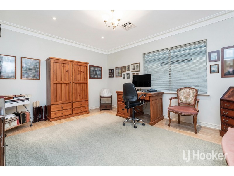 11 Voyager Close, Wannanup WA 6210