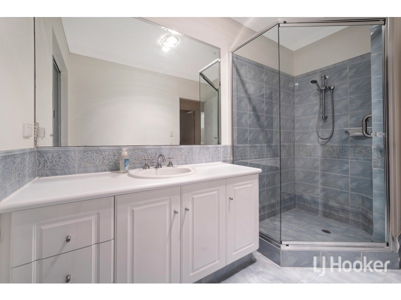 11 Voyager Close, Wannanup WA 6210