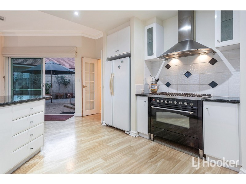 11 Voyager Close, Wannanup WA 6210