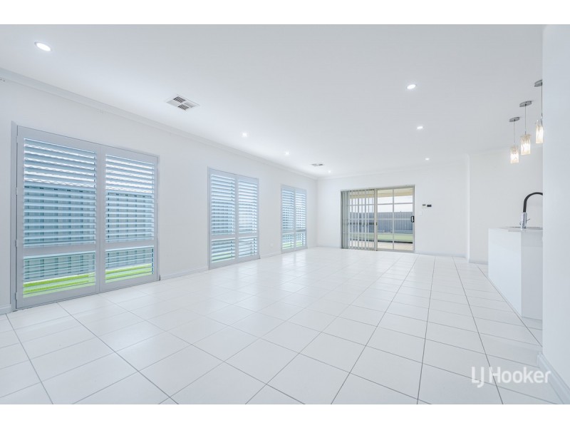 27 Moonee Street, Lakelands WA 6180