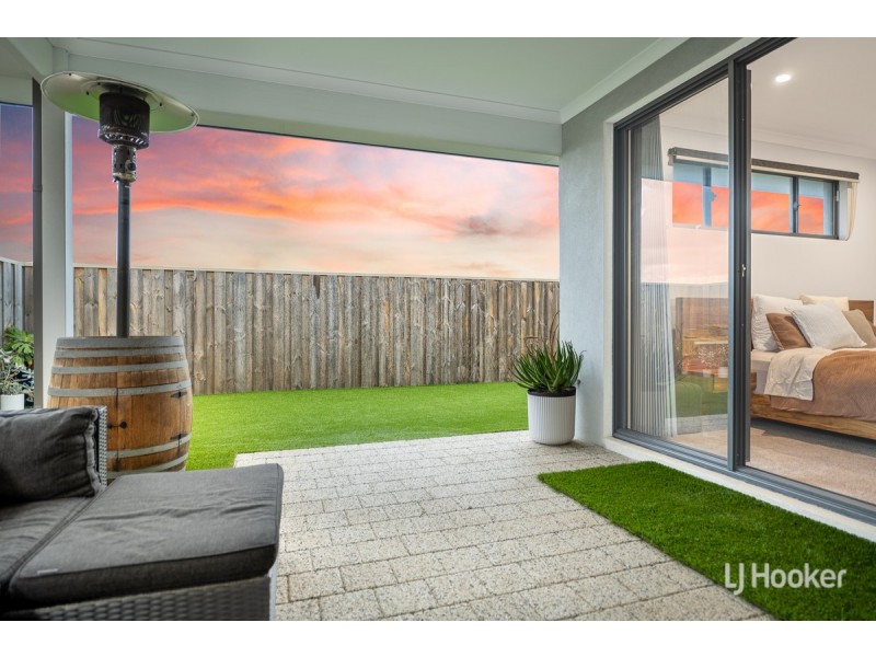 34 Acerosa Boulevard, Halls Head WA 6210