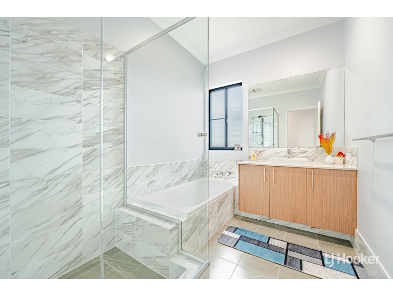 34 Acerosa Boulevard, Halls Head WA 6210