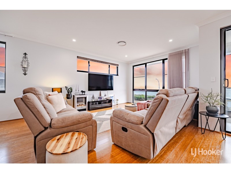 34 Acerosa Boulevard, Halls Head WA 6210