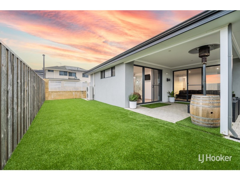 34 Acerosa Boulevard, Halls Head WA 6210