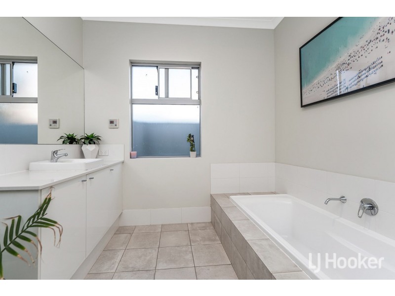 90 Cormorant Key, Wannanup WA 6210