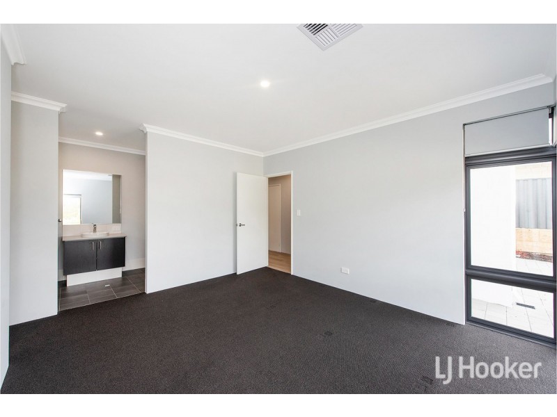 11 Huntington Street, Madora Bay WA 6210