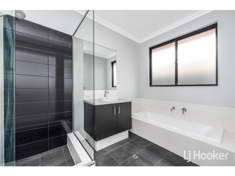 11 Huntington Street, Madora Bay WA 6210